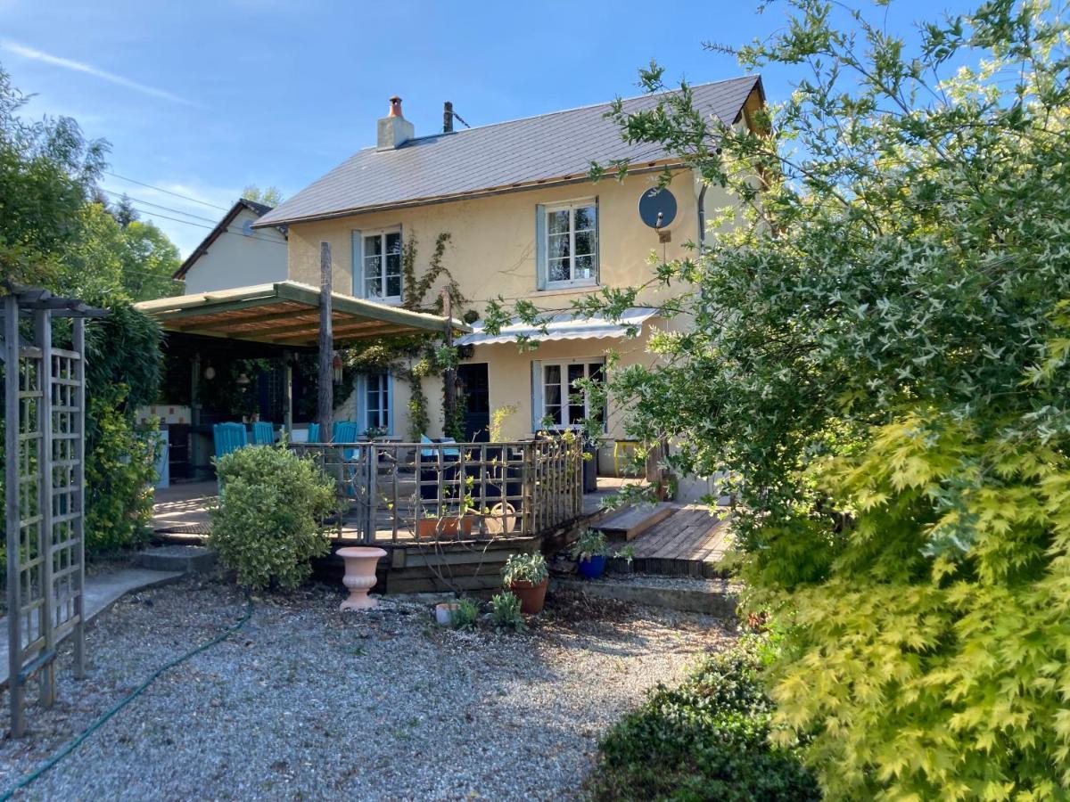 La Maison Charmante D'Elisabeth Saint-Ybard Exterior foto