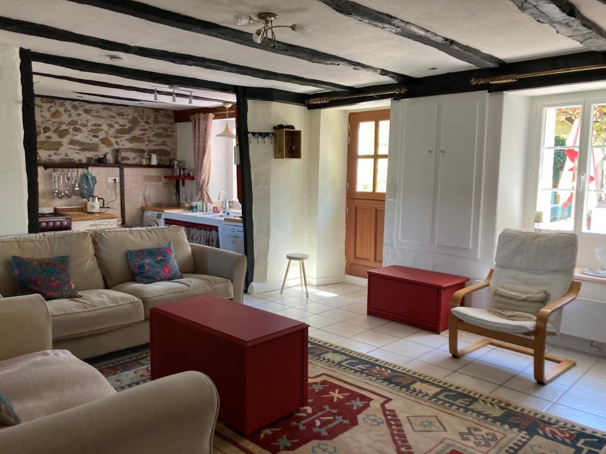 La Maison Charmante D'Elisabeth Saint-Ybard Exterior foto